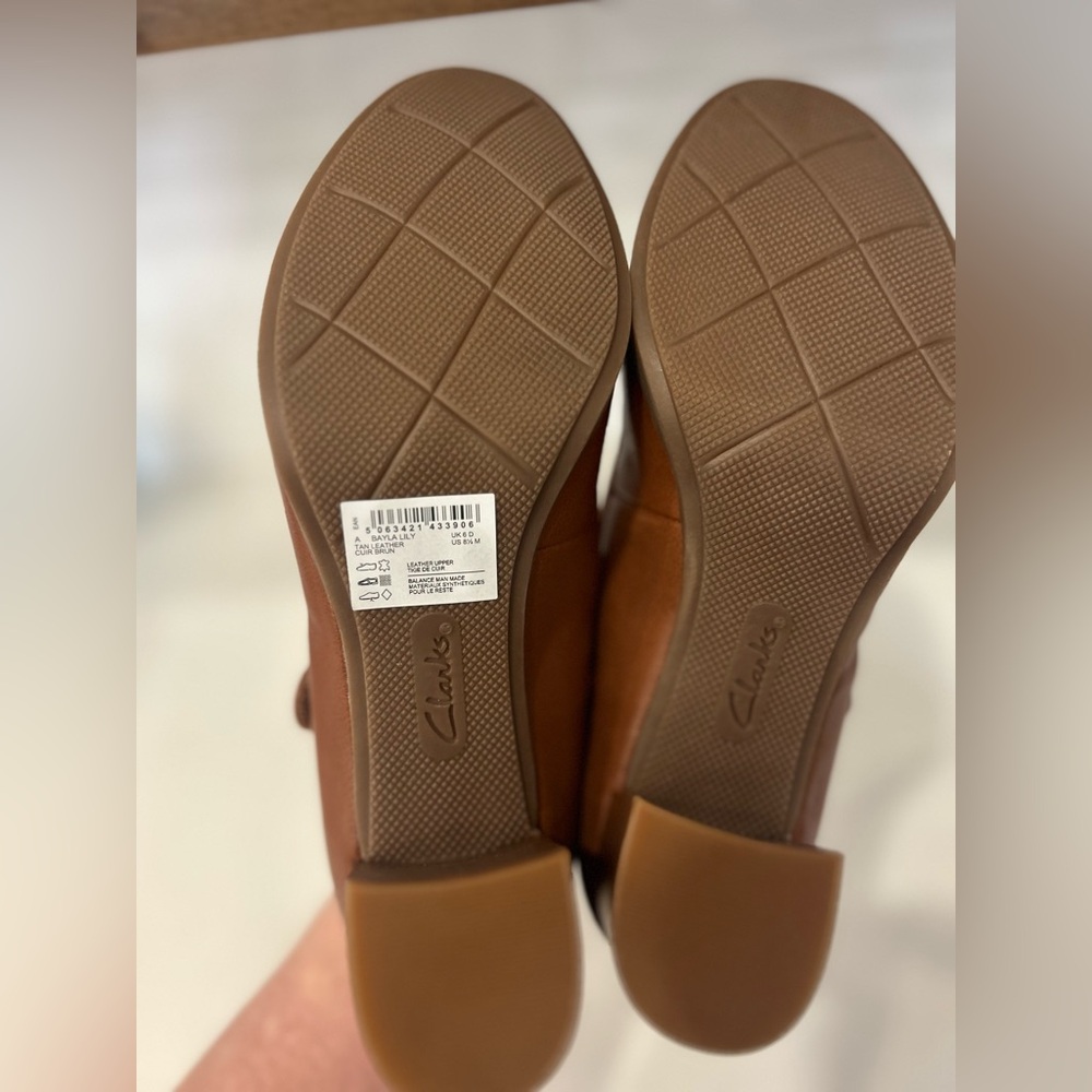 Clarks Women's Brown Mary Jane Block Heel Pumps - Picture 7 of 8